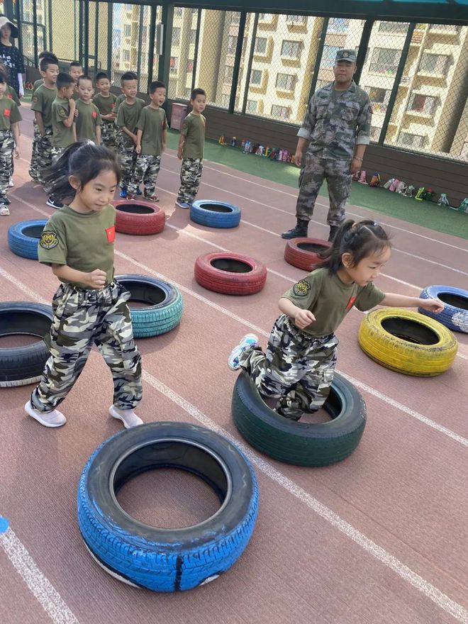 【军事营活动】呼得木林幼儿园军事拓展训练